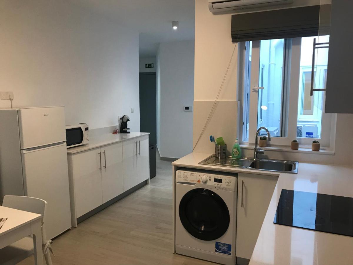 The Three Trees Apartment *