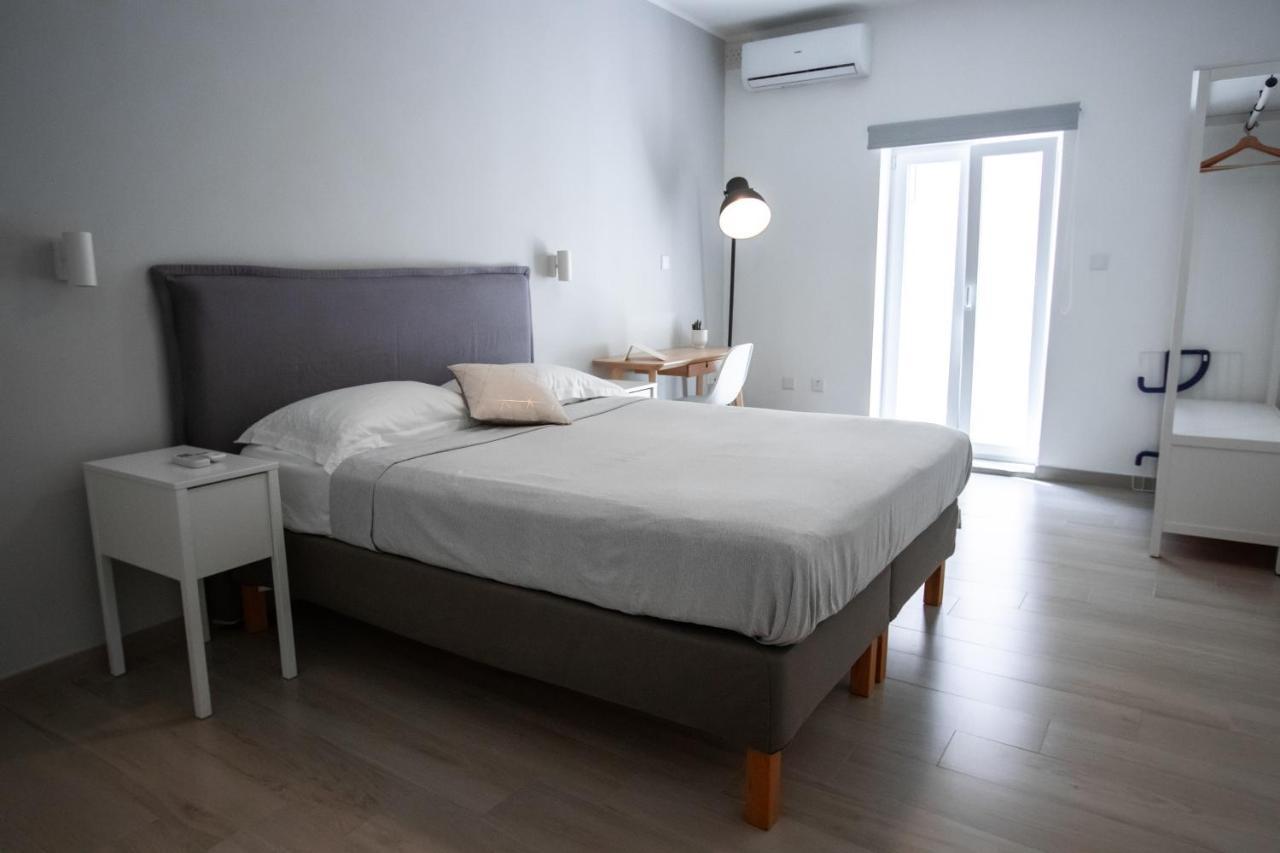 The Three Trees Apartment *
